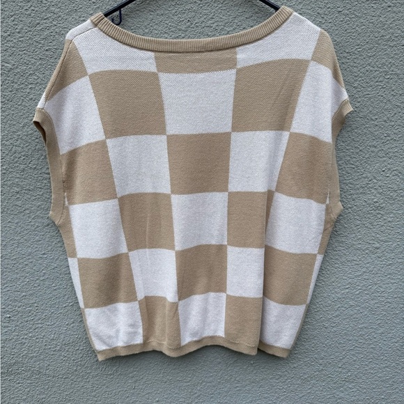 Checkered Tan and White Women's Sweater Top, Size Large - Picture 3 of 3